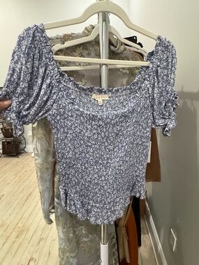 Promesa Lavender Blue Floral Smocked Square-Neck Top size medium
